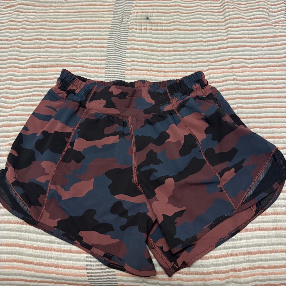 Lululemon Hotty hot shorts size 4: like new condition